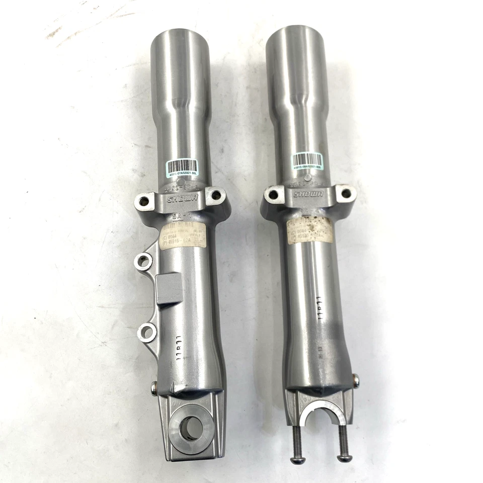 Par de patas de horquilla inferiores delanteras Softail FLST OEM Harley 45915-08a 45916-07a 07-17 Foto 4 de 4