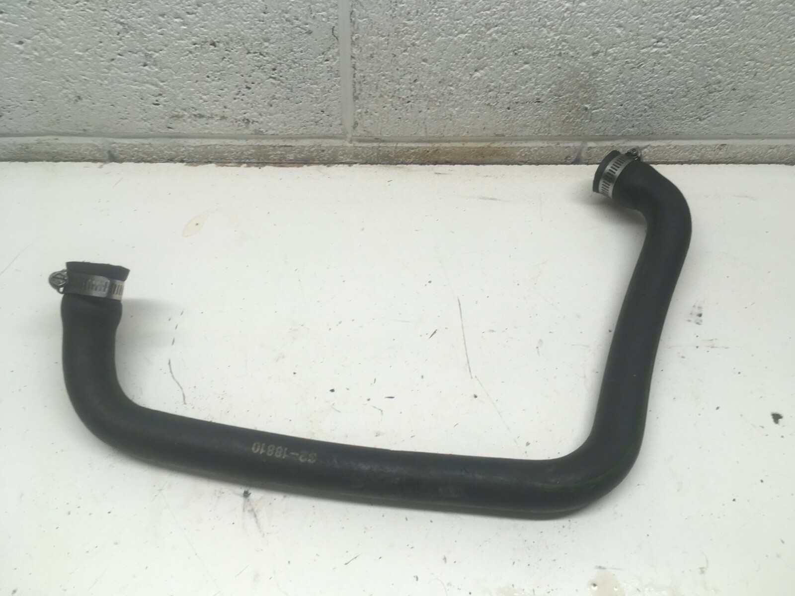 Y1 MERCRUISER V6 Water Hose 3218810 Housing to Manifold eBay