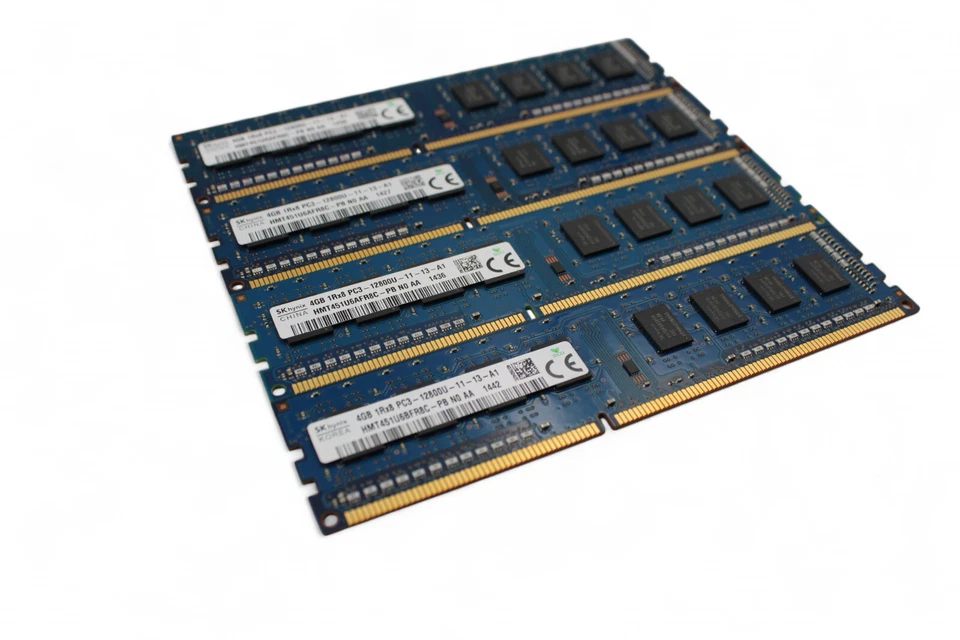 Lot of 4 Hynix 4GB DDR3 Desktop RAM 1600MHz PC3-12800 1Rx8 240-Pin HMT451U6BFR8C - Image 2 of 4