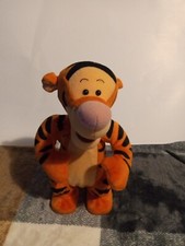 USED AND ITS NOT IN EXCELLENT SHAPE/DISNEY TIGGER TONIE BOUNCING TALKING 20