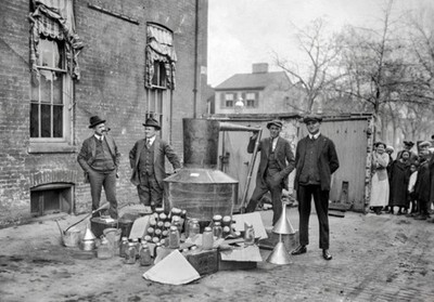 1922 BOOTLEGGERS Prohibition Era PHOTO