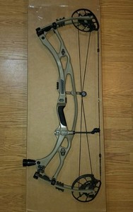 Arc Hoyt Carbon Matrix G3 RKT 29-31 60-70# QAD Rest Cordes Neuves Droitier
