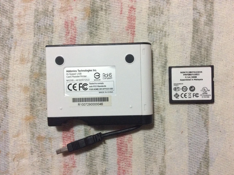 CABLE USB ADDONICS/LECTOR DE TARJETAS MODELO AESDD12U2 con tarjeta flash Foto 3 de 3