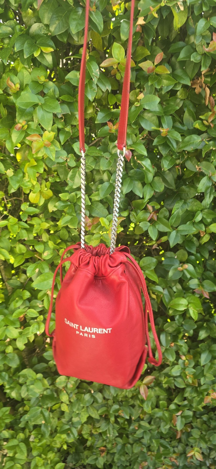 Borsa a tracolla YVES SAINT LAURENT Teddy in pelle di agnello secchiello rossa