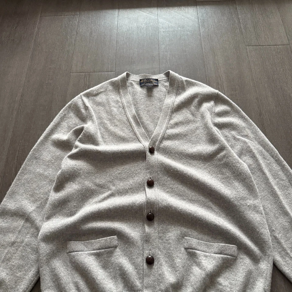Brooks Brothers Gray 3-Ply Scottish Cashmere Cardigan Size L Preppy Old Money - Image 3 of 4