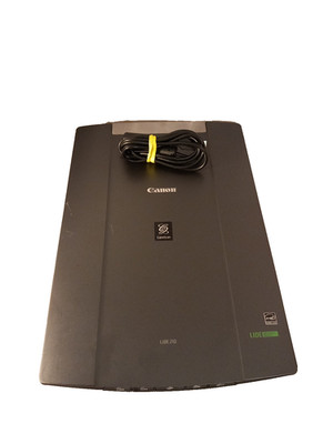 Canon CanoScan LiDE 210 Flachbettscanner, grau + KABEL