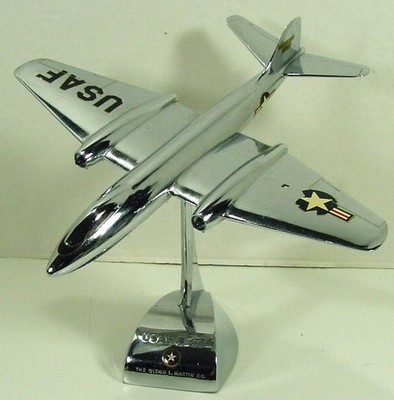 USAF B-57 CANBERRA JET BOMBER DESKTOP MODEL FOR MARTIN CO. ALLYN MFG ALL METAL