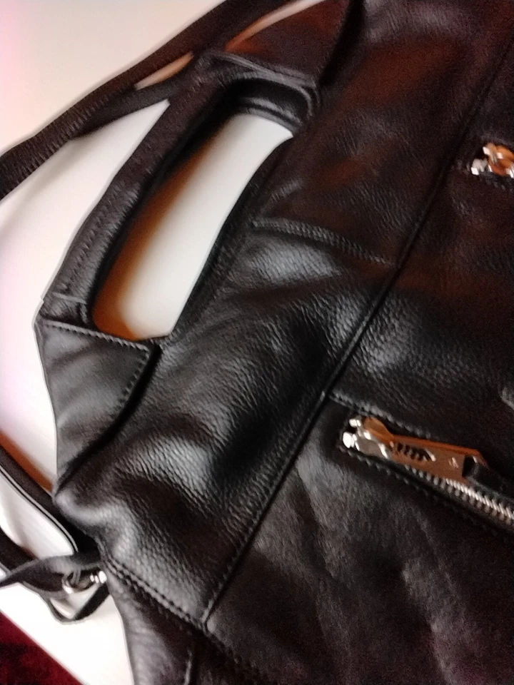 Linea Pelle Large Black Leather Crossbody Shoulder Purse - Image 3 of 4