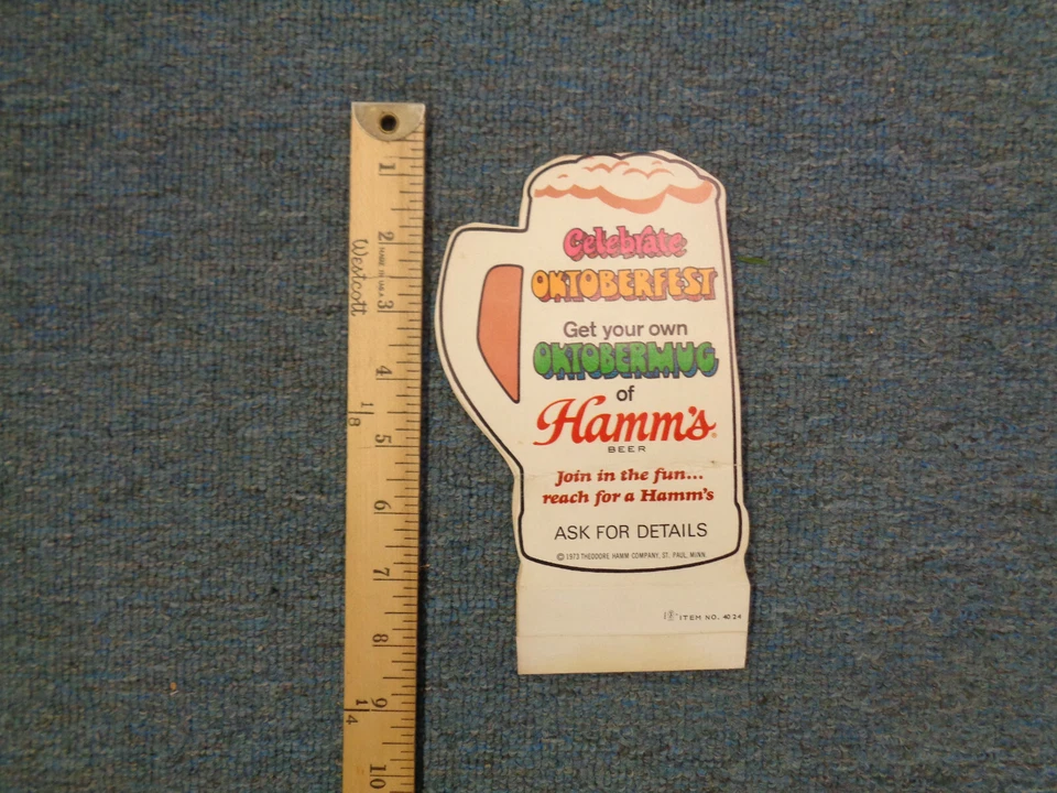 1973 Ceramarte Hamm’s Salutes Oktoberfest Cerveza Piedra Taza Mesa Topper Arte Flyer Foto 2 de 4