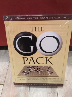 The Game of Go Pack - 1998 Game Matthew-Macfadyen and Charlton Books  - New