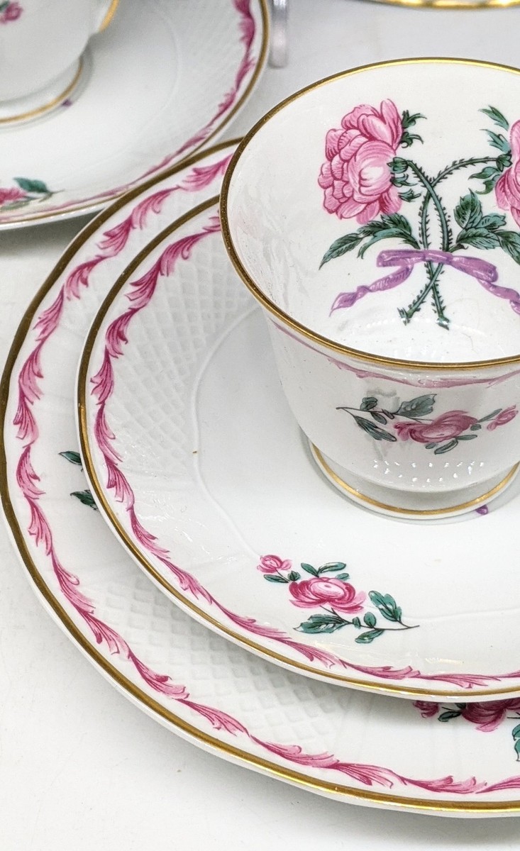 4 Bernardaud Limoges Les Deux Roses 4-piece place setting