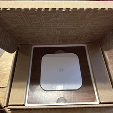 Square Reader for Contactless and Chip with Magstripe, 1st Generation version 2