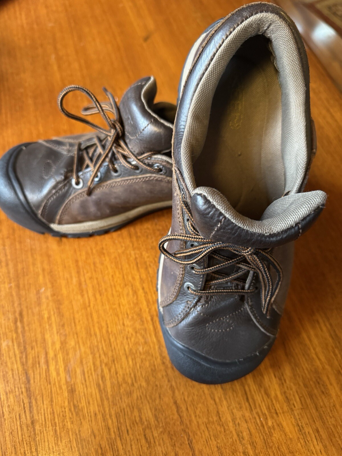 Scarpe da trekking camminata Oxford KEEN Briggs da donna in pelle marrone taglia 8