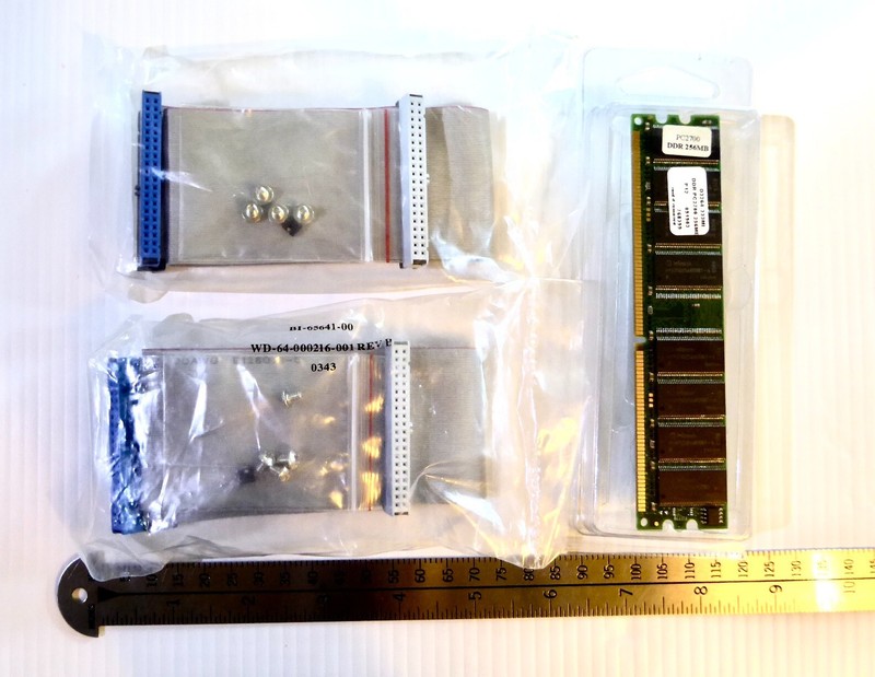 WESTERN DIGITAL RIBBON CABLE WD-64-000216-001  with apple G4 Pc2700 DDR