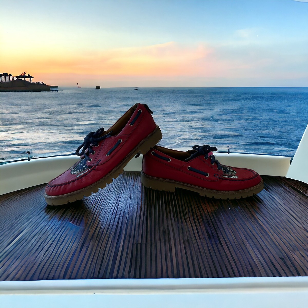 GUCCI kids Tiger cat Boat shoes size 33 designer luxury limited