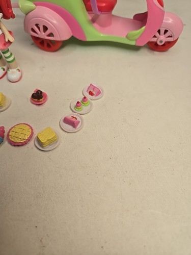 Strawberry Shortcake Goodies To go Scooter. 2008 Hasbro Complete - Picture 3 of 24