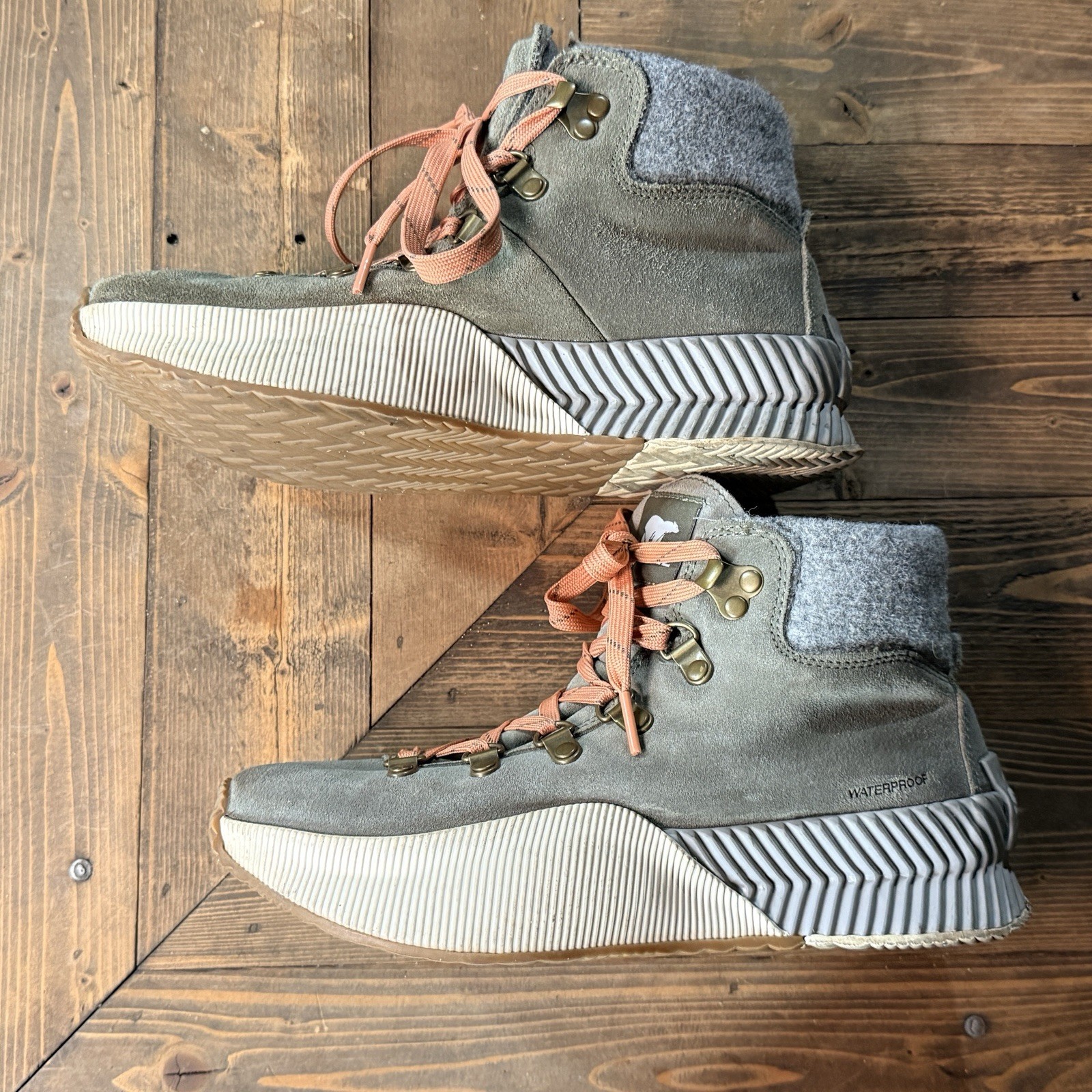 Sorel Out N About IV Classic Waterproof Sneaker Ankle Boots Grey Green Sz 7