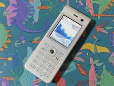 O2 Ice by Pantech (Unlocked) Simple mobile phone 