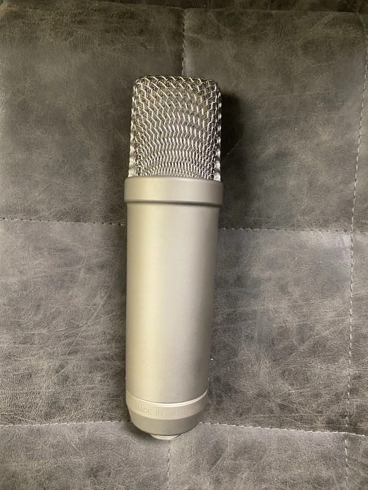 Rode NT1-A Studio Condenser Microphone Silver w/Shock Mount NO CABLES - Image 2 of 4