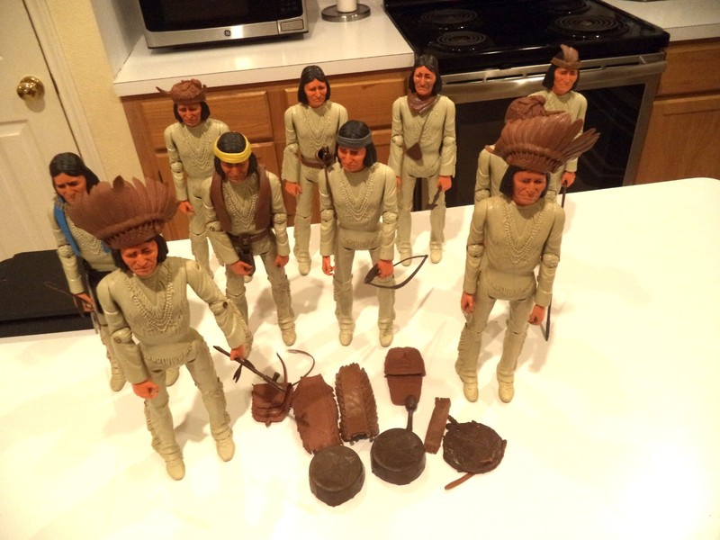 Marx Johnny West Lot of 10 Indian Figures + Accessories - Very Good Condition