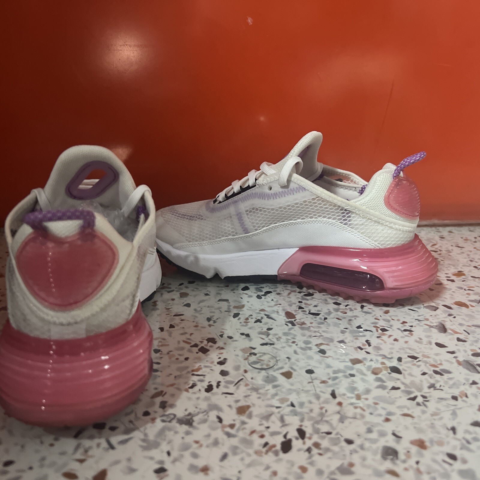 air max 2090 white pink