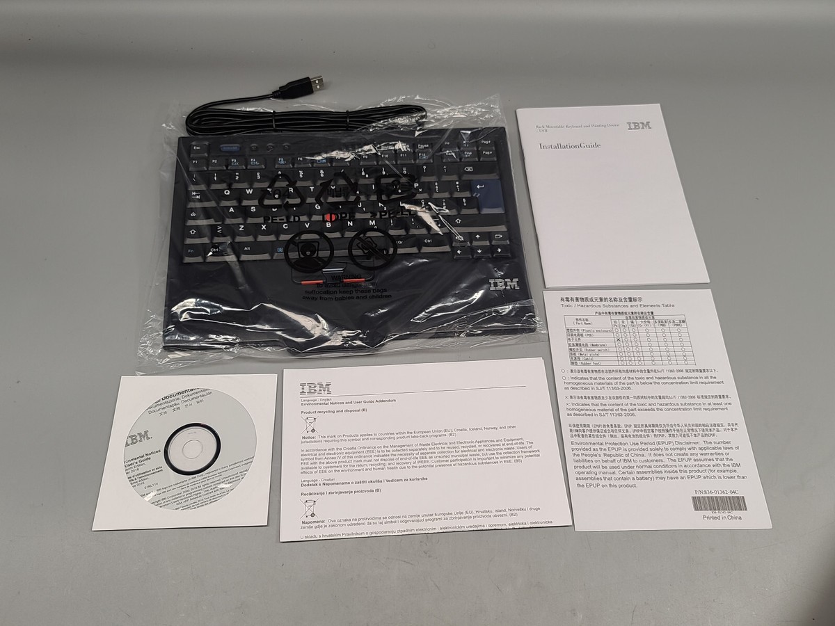 IBM USBトラベルキーボード 日本語 SK-8845RC IBM SK-8845CR Spacesaver Ultranav USB Keyboard w/integrated