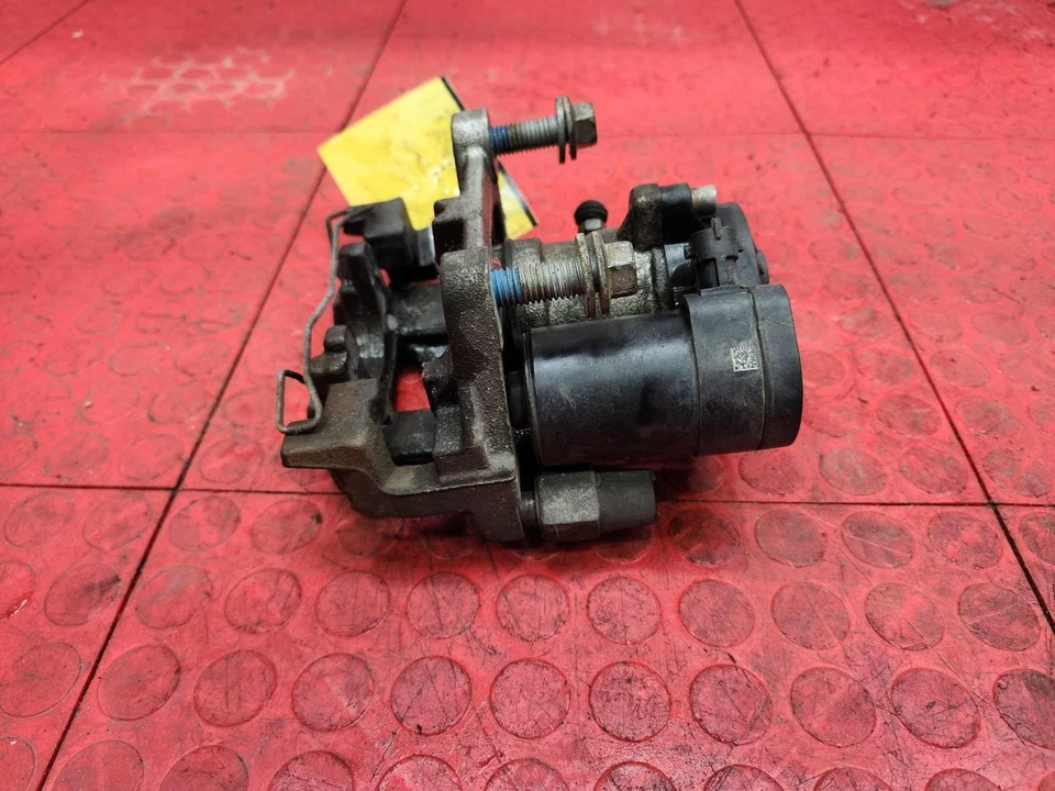 Conjunto de pinza de freno trasera Ford Edge Escape Fusion lado derecho del pasajero OEM Foto 2 de 4