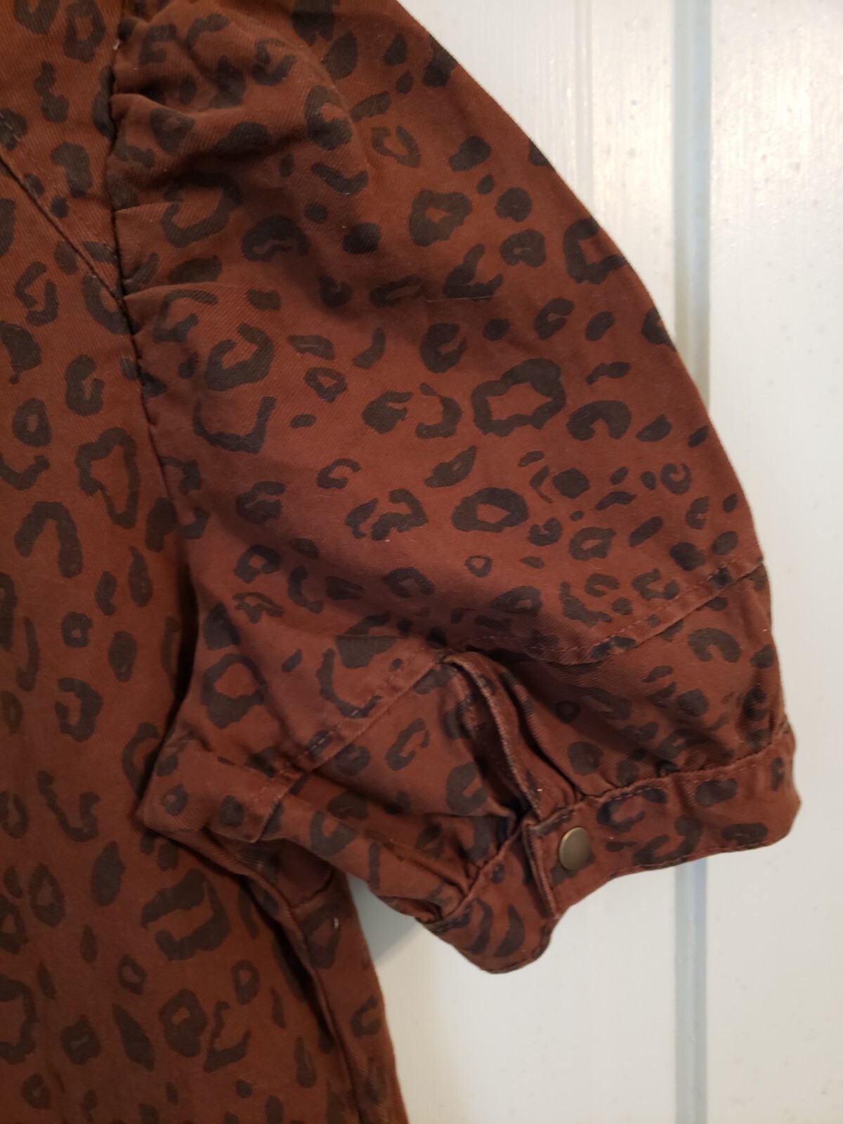 Universal Thread brown leopard print puffed sleev… - image 3