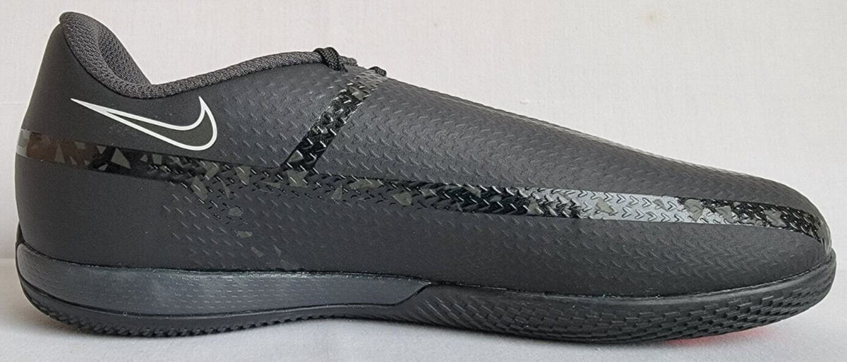 Boys Size 6Y Black Nike Jr Phantom GT2 Academy IC Indoor