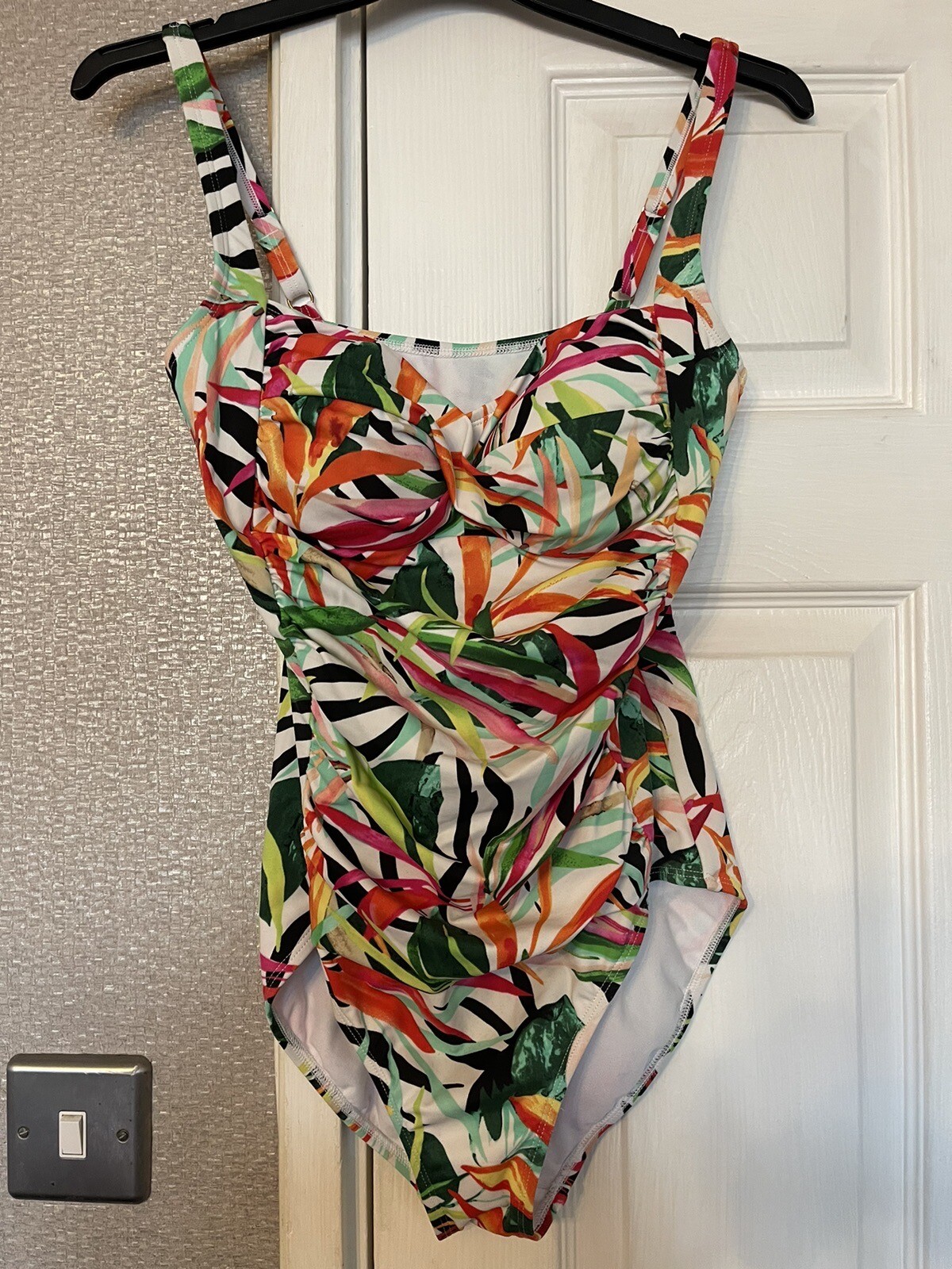 Ladies Lovely Floral Summer Holiday Support Swimming Costume Size 14 M