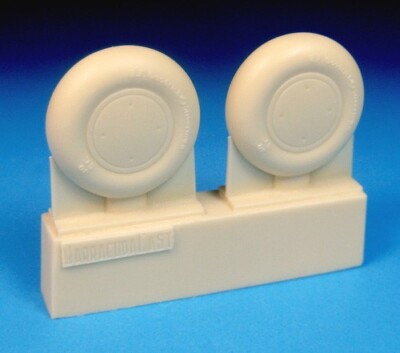 Barracuda Studios (BR-48330) 1:48 P-40 B/C Main Wheels Smooth Tire