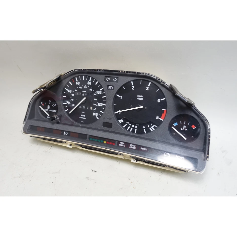 DAMAGED 84-86 BMW E30 318i 325e Instrument Gauge Cluster Panel Speedo Tach OEM - Image 3 of 4