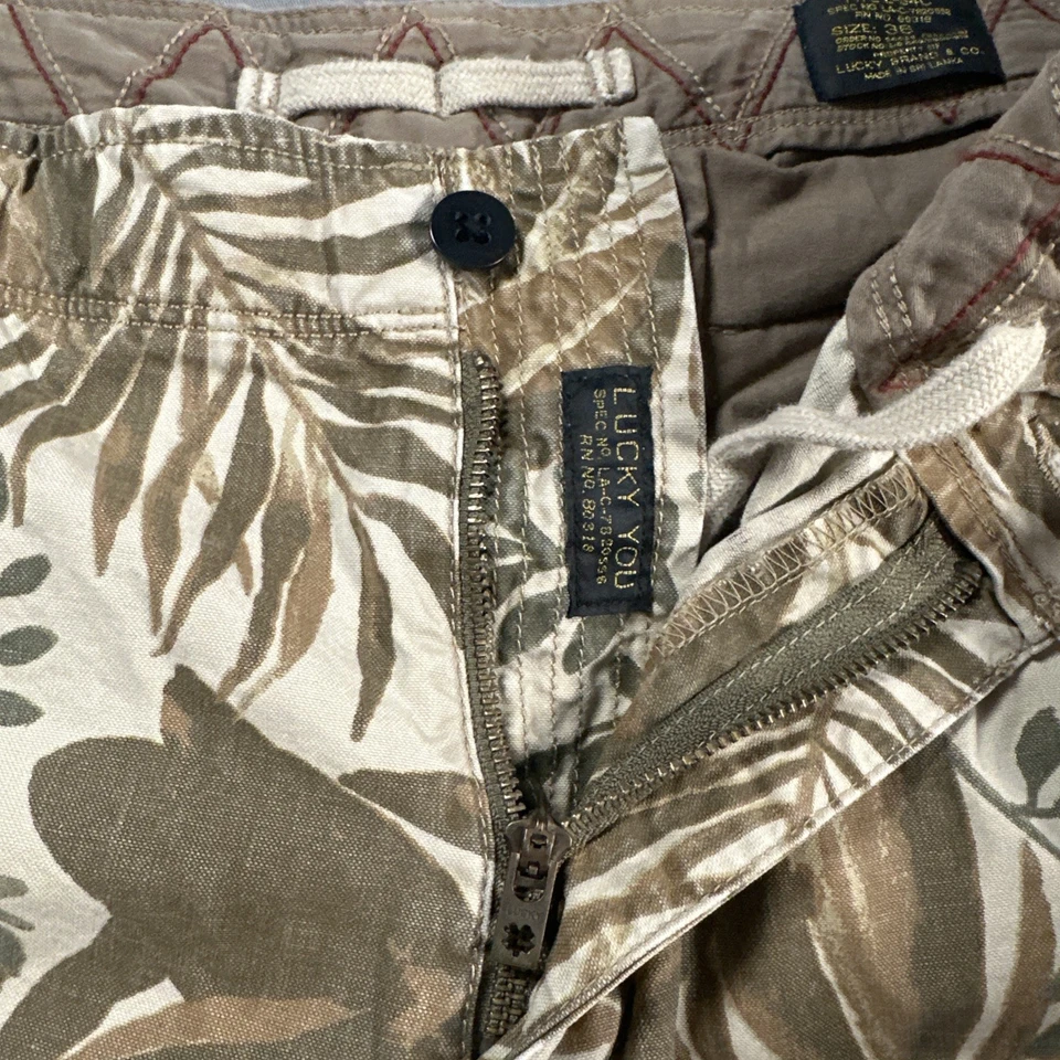 Lucky Brand Type L-54C Shorts Size 36 Beige Cargo Pockets Floral Military Khaki - Image 3 of 4