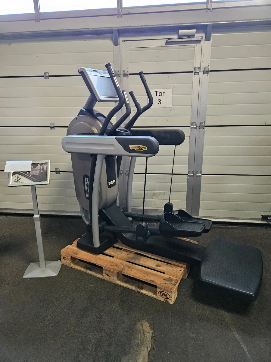 Technogym Crosstrainer Vario Excite 700 mit Visio Web Konsole