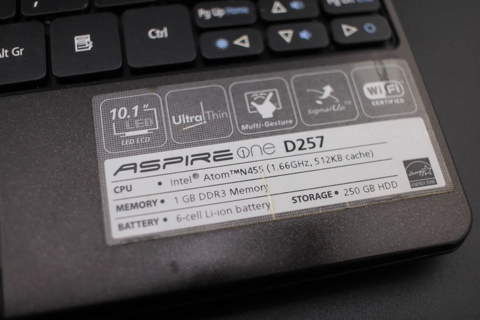 Acer Aspire One D257 Notebook 10.1" Intel Atom Windows 7 1GB Memory 250GB HDD - Image 2 of 4