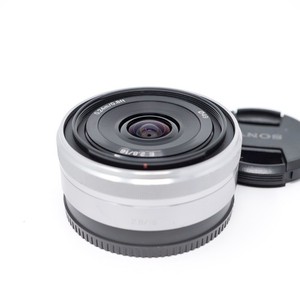 Sony E 16mm f/2.8 Wide Angle Lens for Sony E Mount - Great Condition