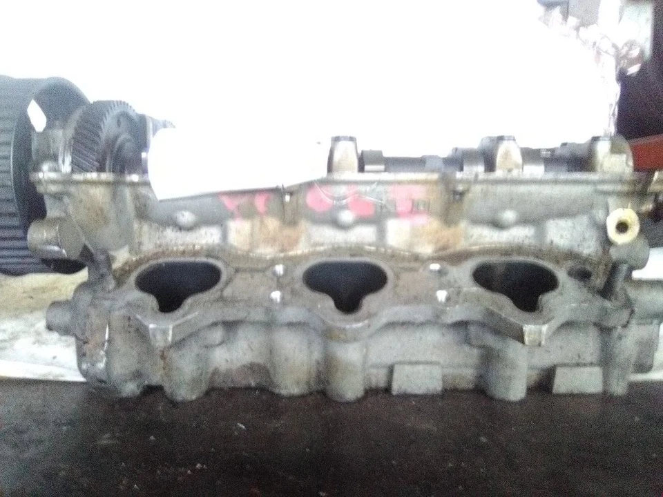 93-94 Ford Probe Right Passenger Cylinder Head 6-153 2.5 Liter Thru 1/13/94 - Image 2 of 4