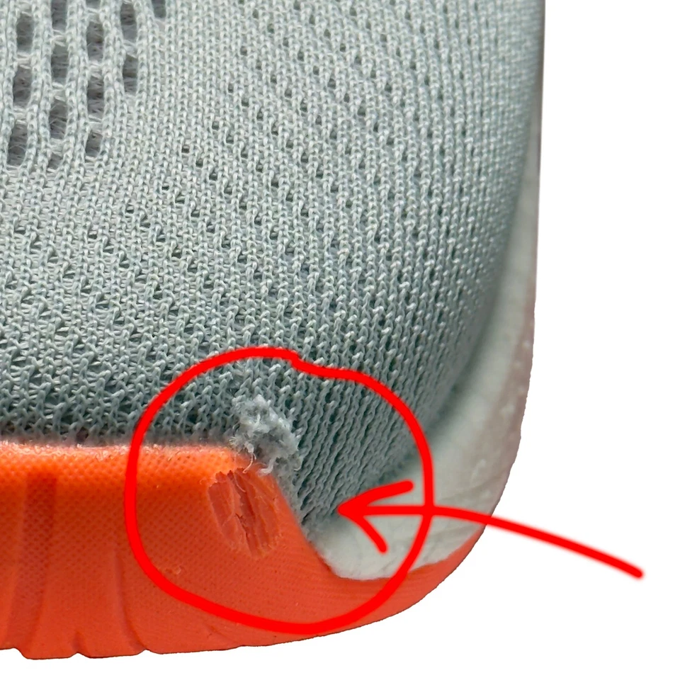 Zapatillas de running Reebok para hombre - talla 9,5 EE. UU. - nuevas sin caja. Defecto menor ver foto Foto 3 de 4