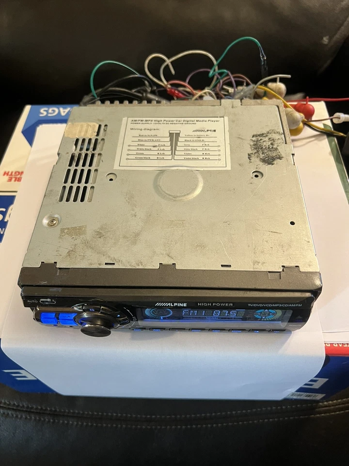 TV ALPINE ALTA POTENCIA/DVD/VCD/MP3/CD/AM/FM MPX ESTÉREO Foto 2 de 4