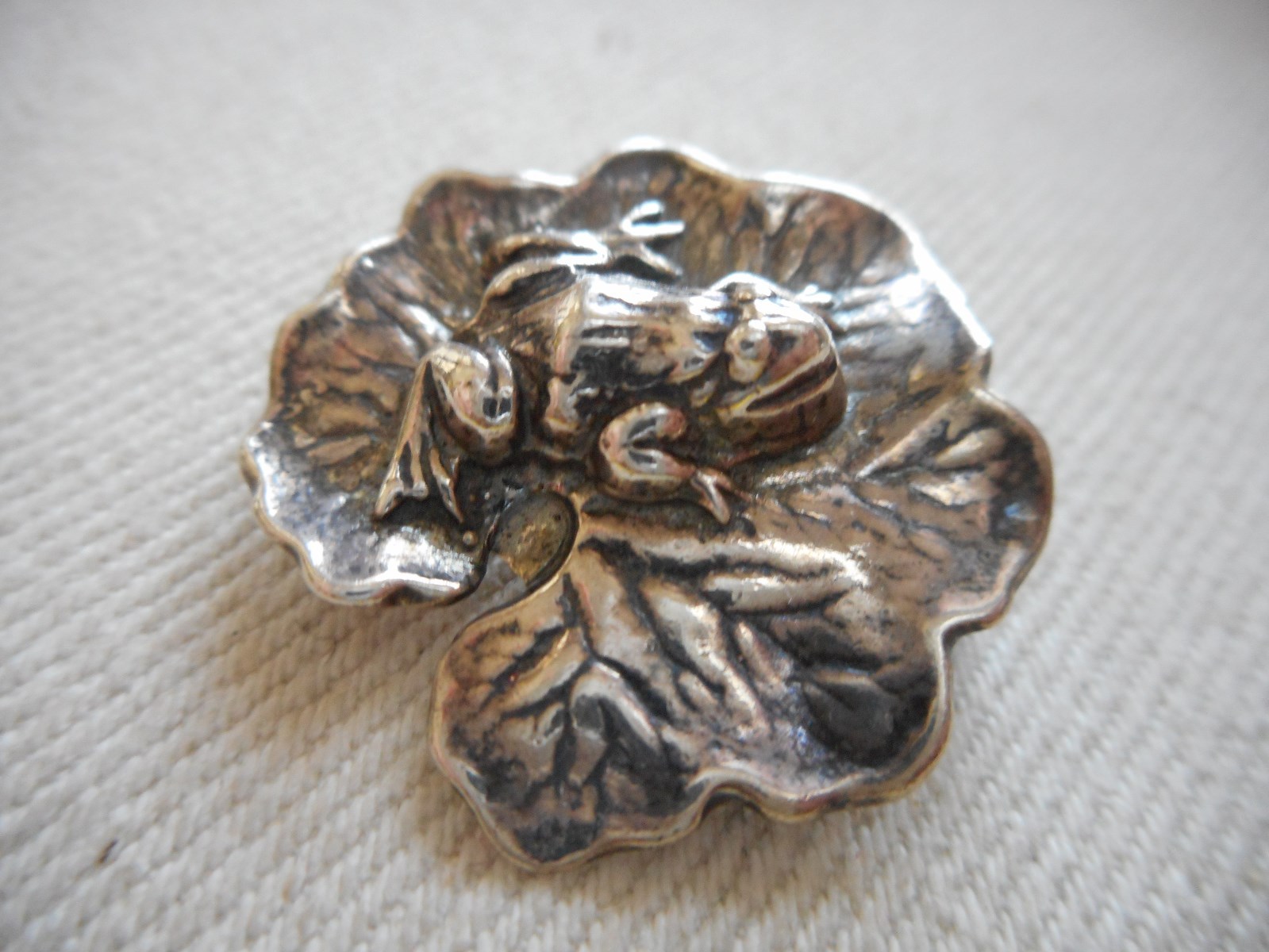 Tiny Signed Stamas Sterling Silver Frog on Lily P… - image 3