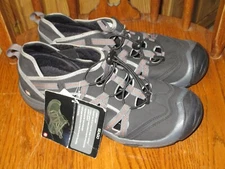 MENS SWISS GEAR WATER SHOES SZ 12 FM8335 NEW