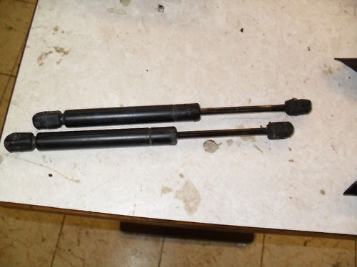 VW Passat 3b Heckklappen Dämpfer limo