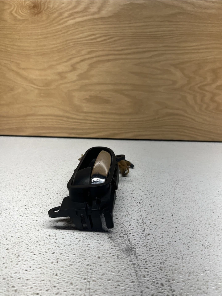 Manija interior de la puerta del conductor delantero izquierdo Lexus GS300 GS350 2006-2011 FABRICANTE DE EQUIPOS ORIGINALES Foto 4 de 4