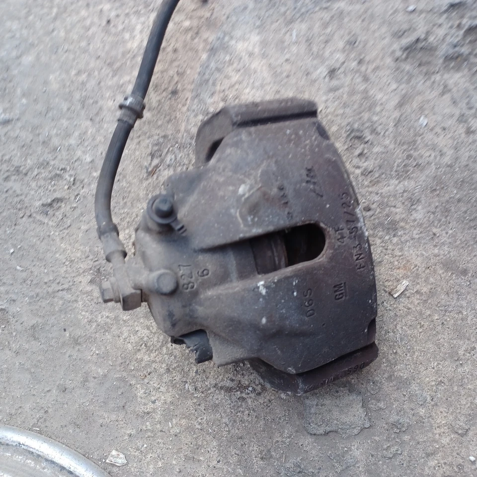 2003 Saturn L 200 Brake Caliper front Left Drivers used OEM - Image 3 of 4