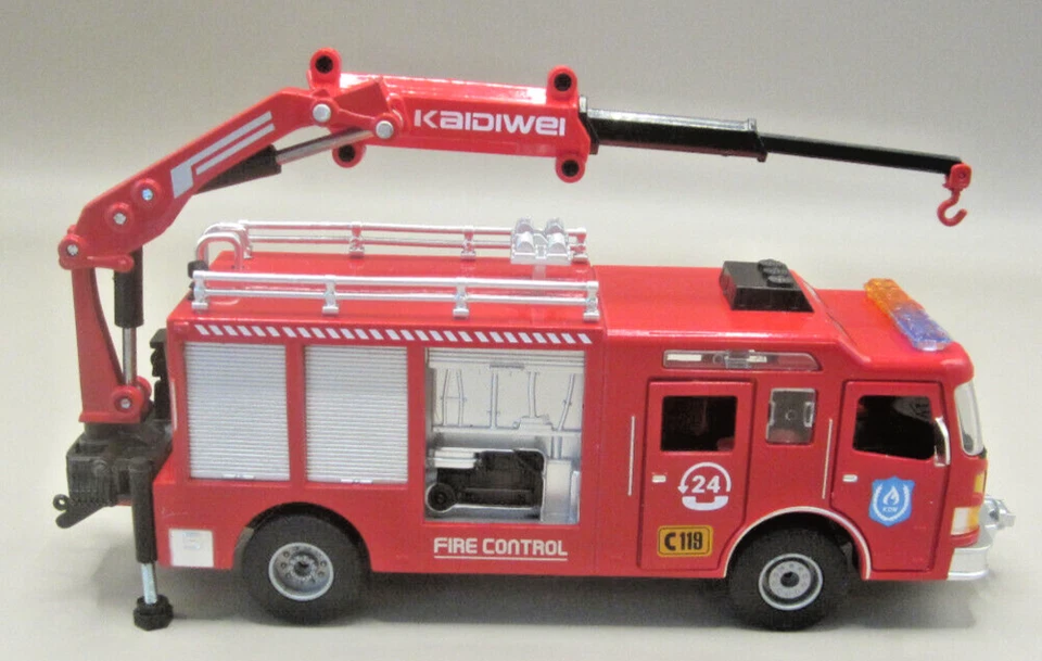 KDW Replica Kaidiwei Fire Rescue Vehicle with Crane,Heavy Rescue 1:50 NIB - Image 2 of 4