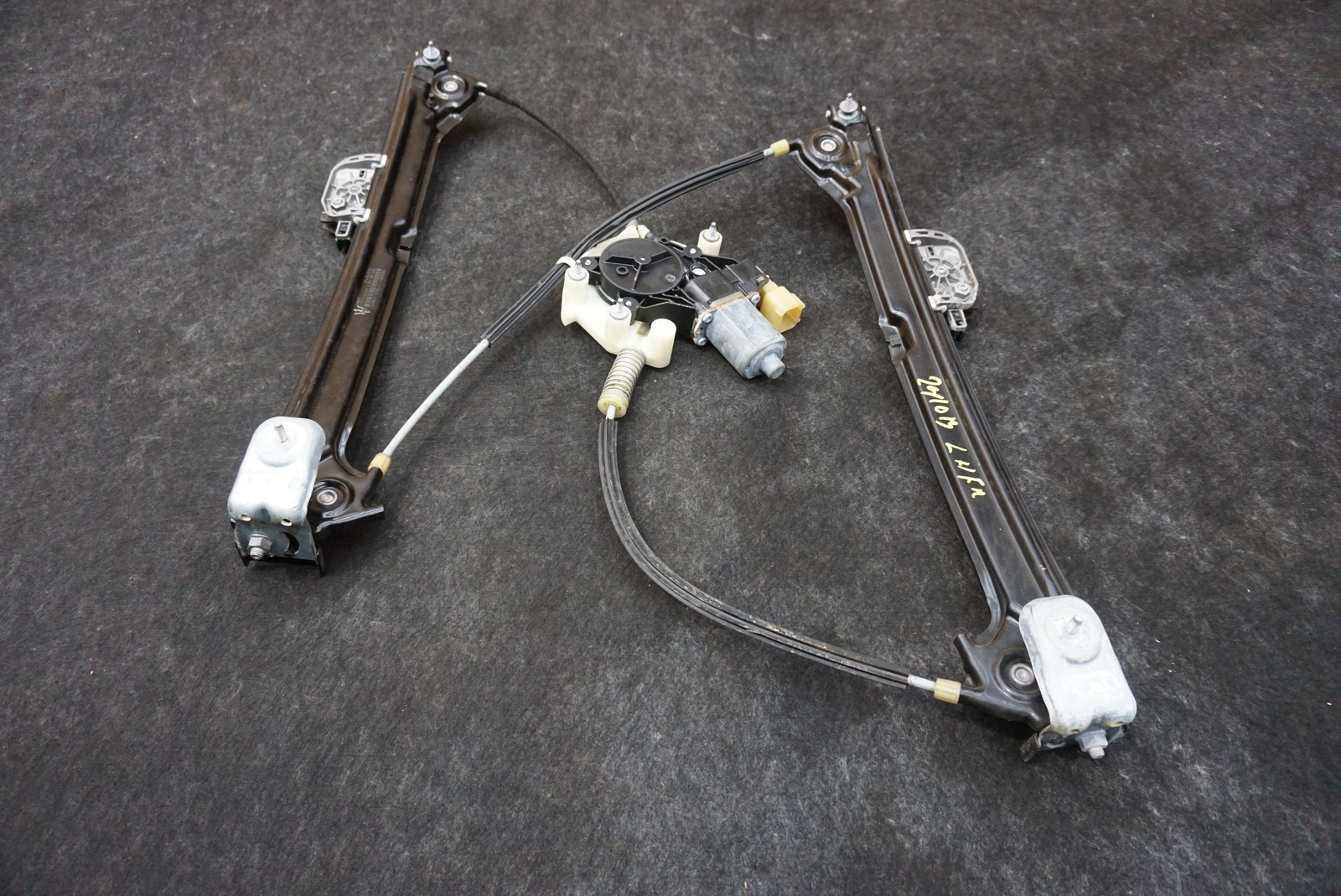 Front Left Door Window Regulator Motor 670102268 Maserati Ghibli M157 2014-17+