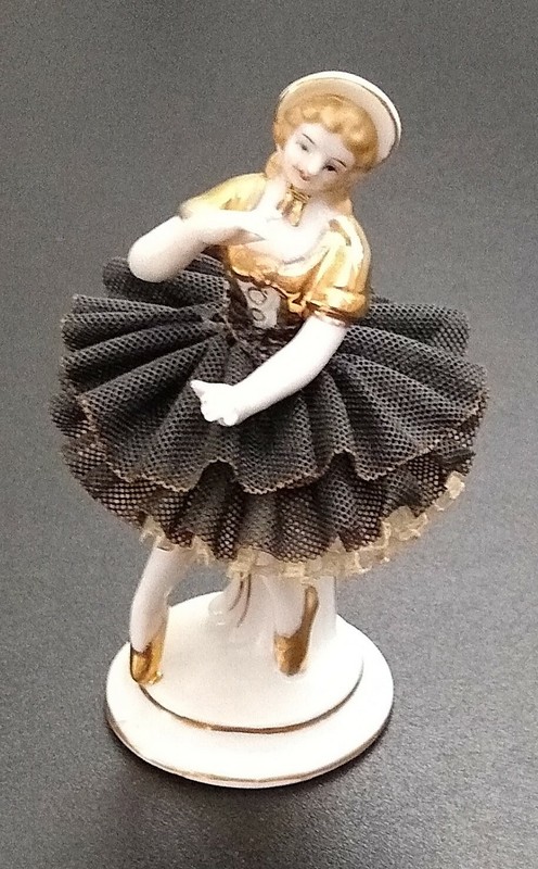 ARTKAUL Japan Ballerina figurine in black tutu