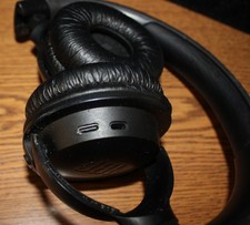 JBL Tune 520BT Wireless On-Ear Headphones Black-Working AO40743870