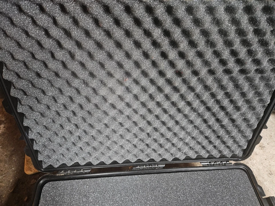 Estuche rígido con ruedas HPRC 2780WF con nuevo inserto de espuma sin usar Foto 4 de 4