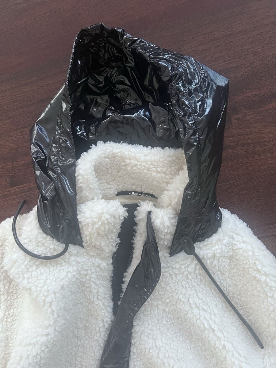 meee♡ 13DE MARZO Bear Zip Fuzzy Hoodie - White & Dark Grey